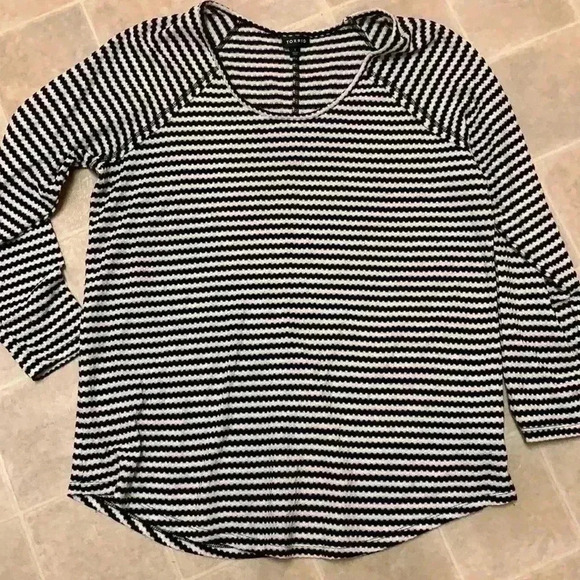 Torrid - Picture 2 of 4